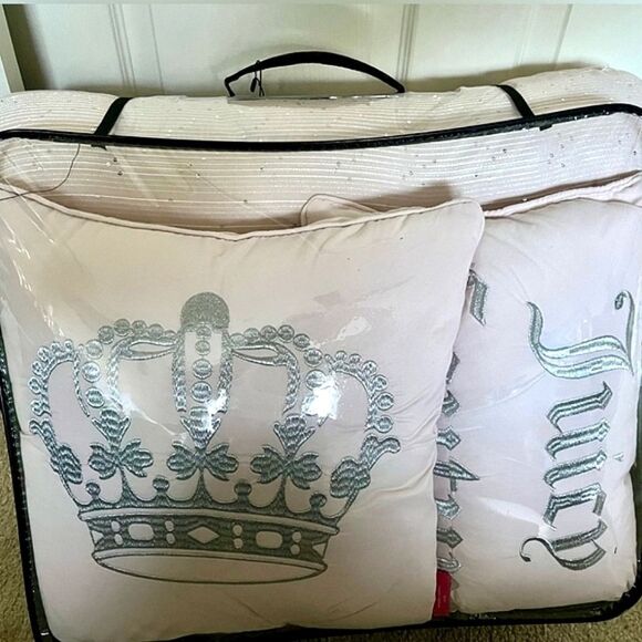 Juicy Couture Home Rose' Collection Sequin Jacquard Designer Bed Set - Picture 5 of 8